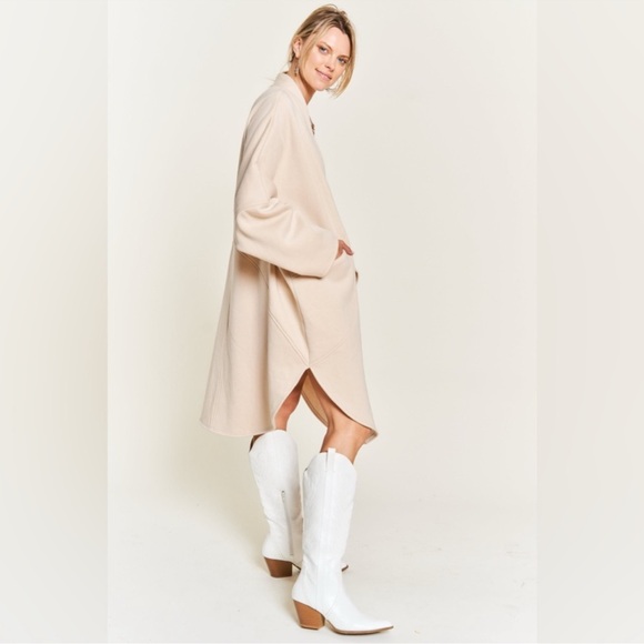 Oversized Knit Cardigan / Coat in Cream - Picture 2 of 8